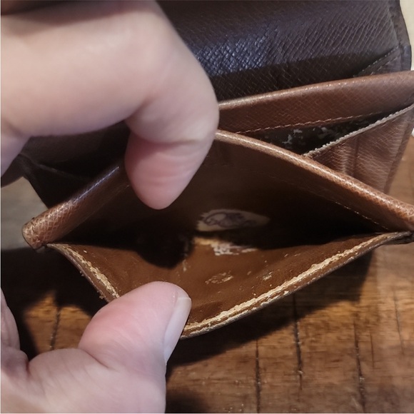 Authentic Louis Vuitton card wallet - Picture 7 of 10